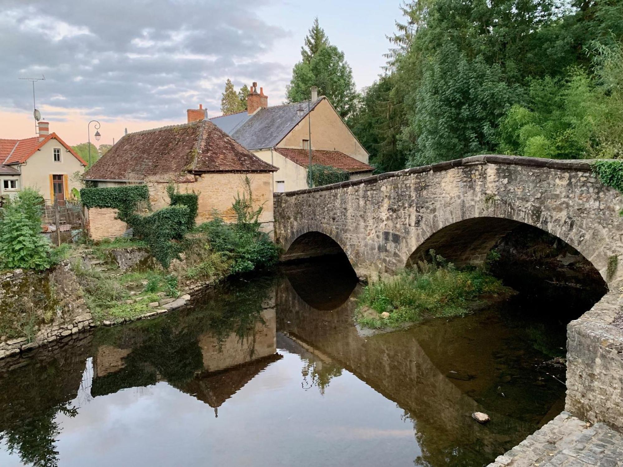 Maison Harmonie Hotell La Châtre Exteriör bild